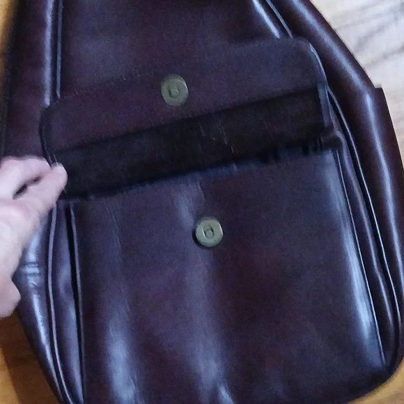 Brown Leather Sling-Style Shoulder Bag ■ Adjustable Padded Strap - Picture 3 of 12